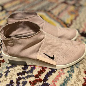 NIKE AIR x FEAR OF GOD MOCCASIN - Particle Beige